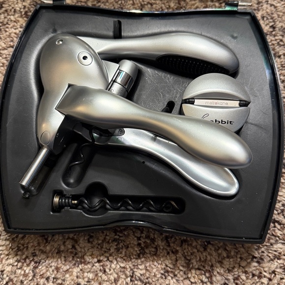 Metrokane Rabbit Corkscrew Set in Silver - Picture 2 of 4